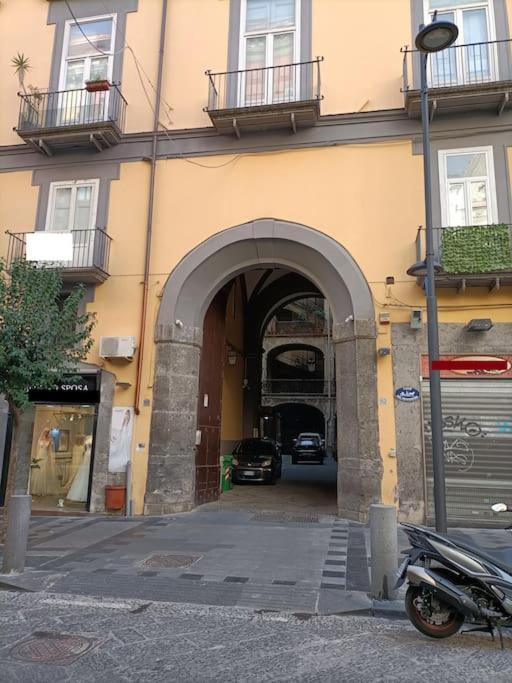 Fashion Cathedral Apartment, Centro Storico Naples