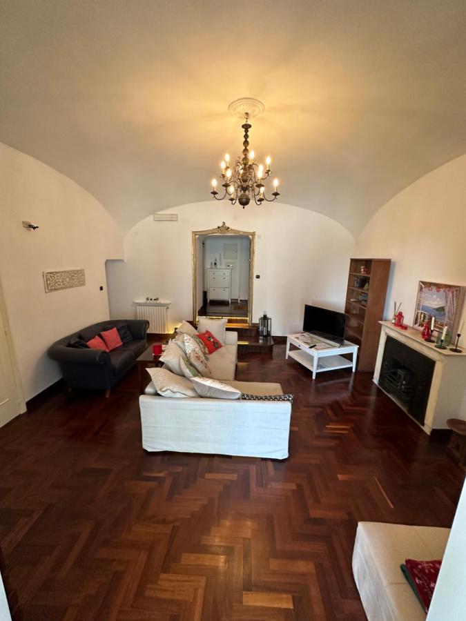 Dimora Eleuthera * Naples