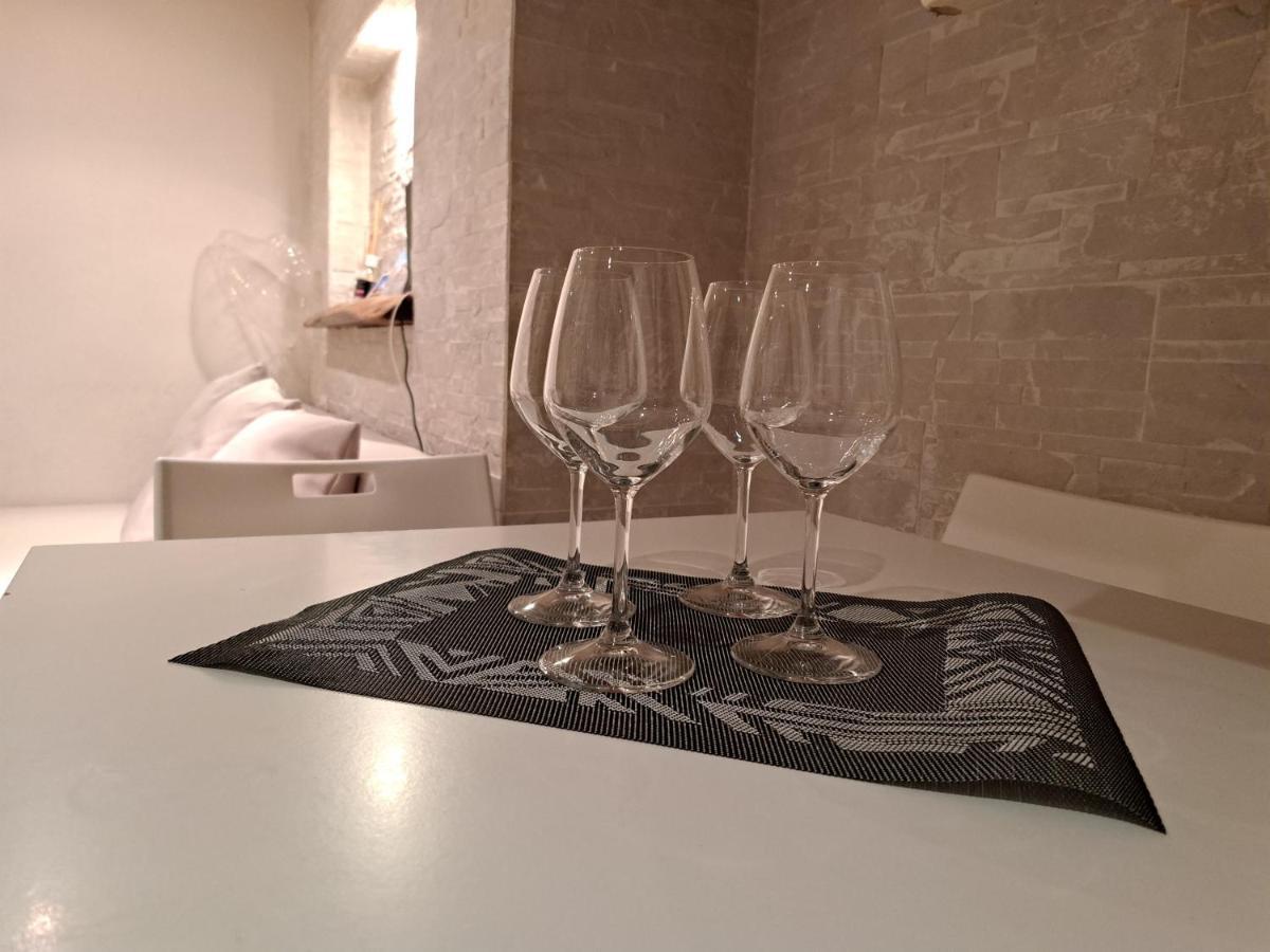Toledo 27, A Due Passi Da Piazza Del Plebiscito Naples