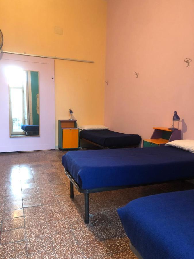 6 Small Hostel