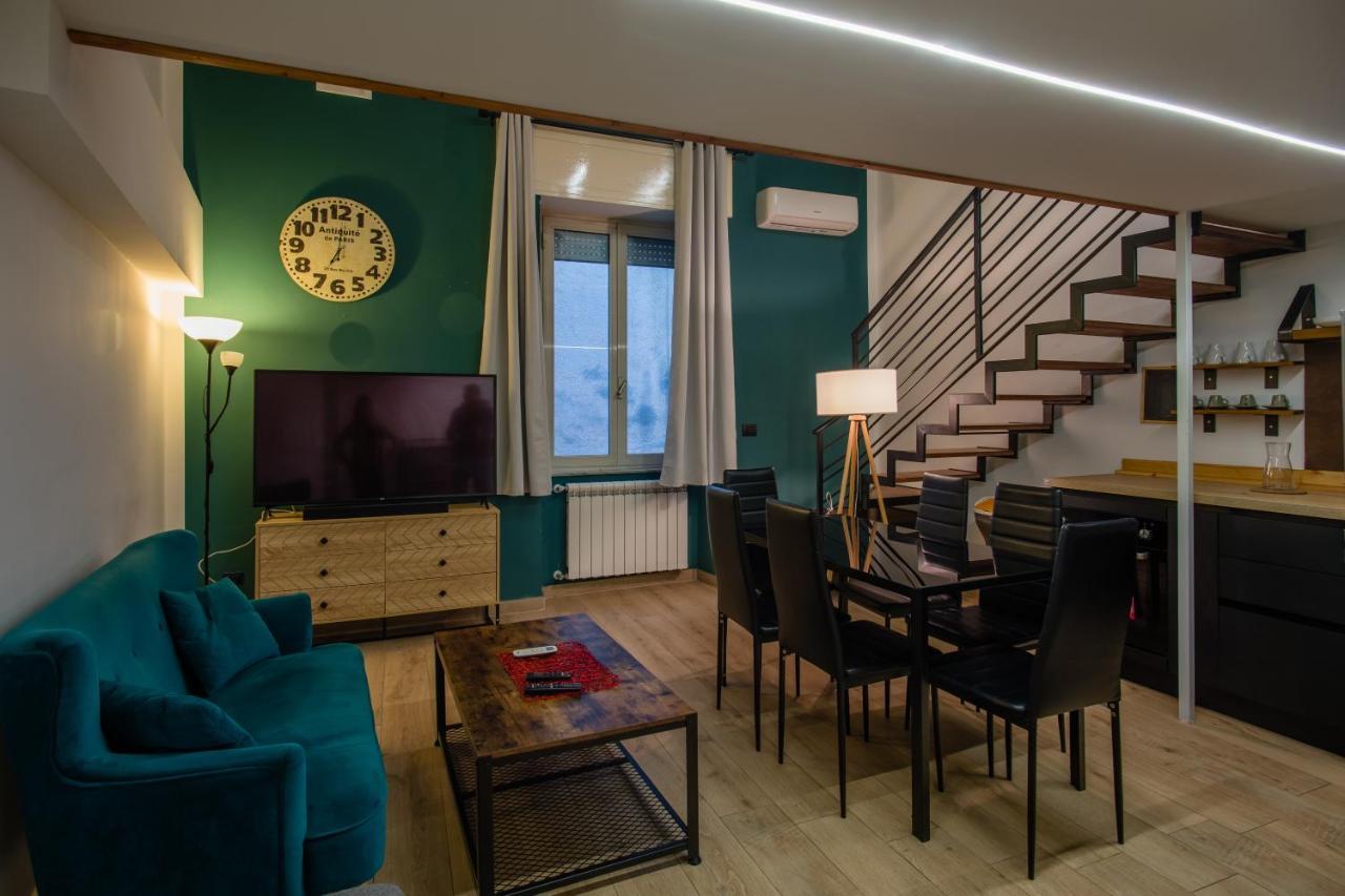 Apartment In Flats Santa Chiara Naples