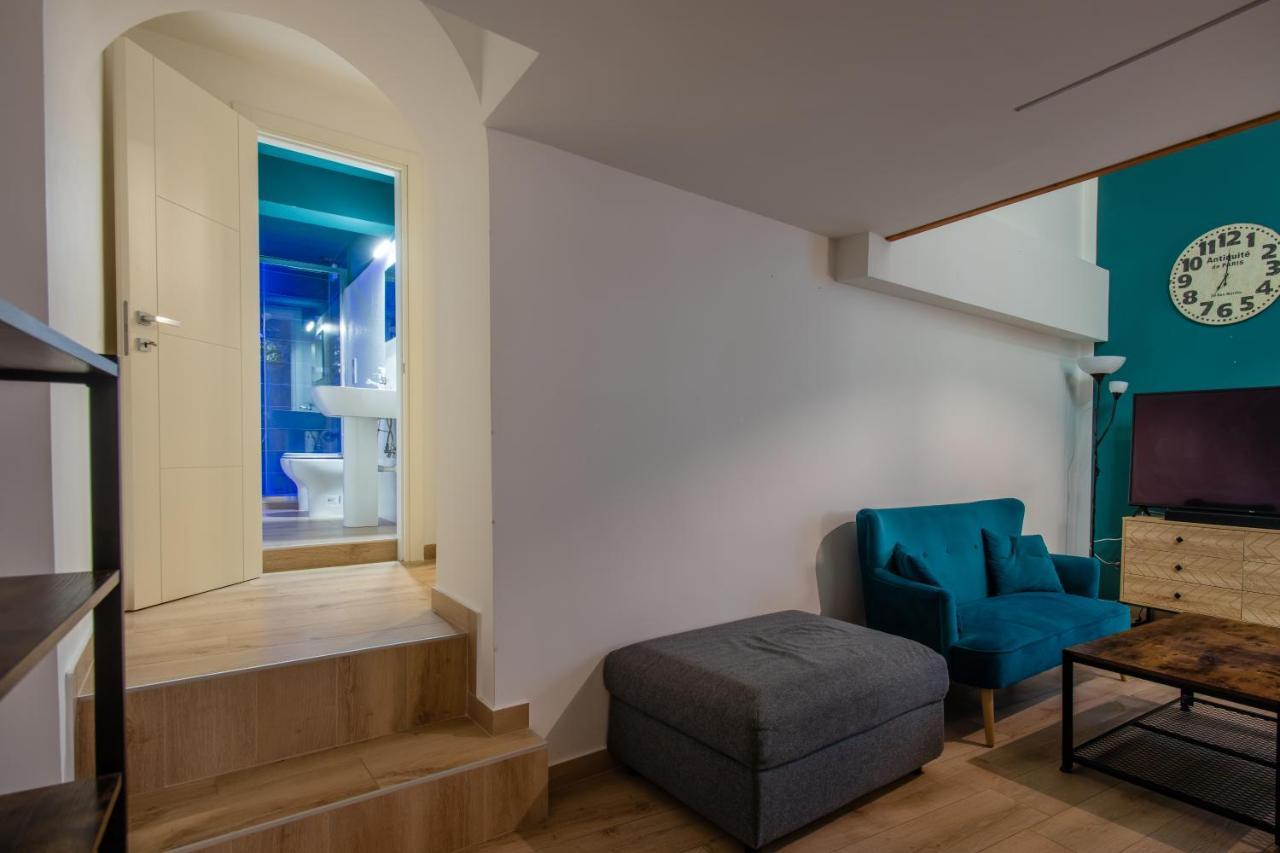 In Flats Santa Chiara Apartment *