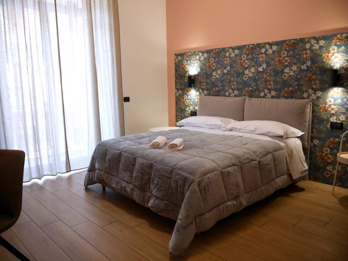 Palazzo Ferrara 1952 Bed & Breakfast *