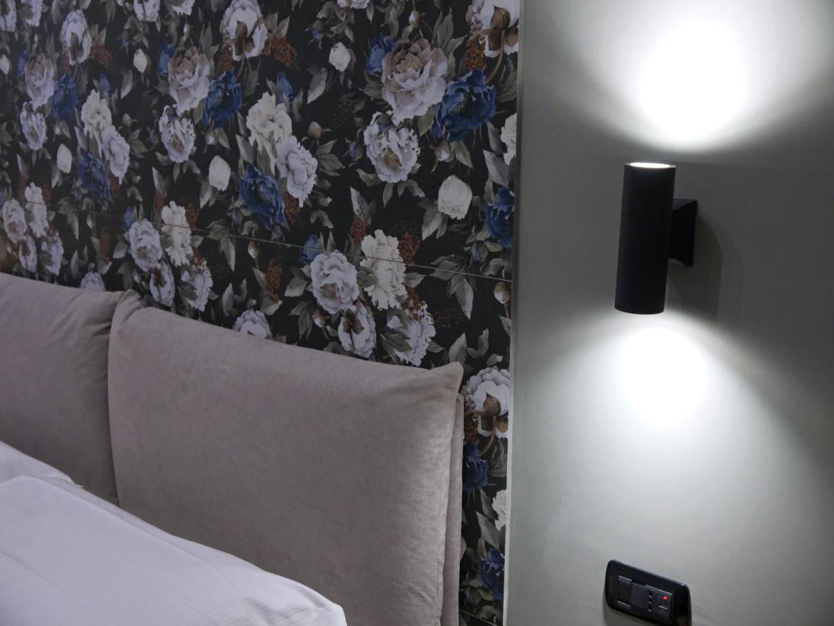 Palazzo Ferrara 1952 Bed & Breakfast Naples