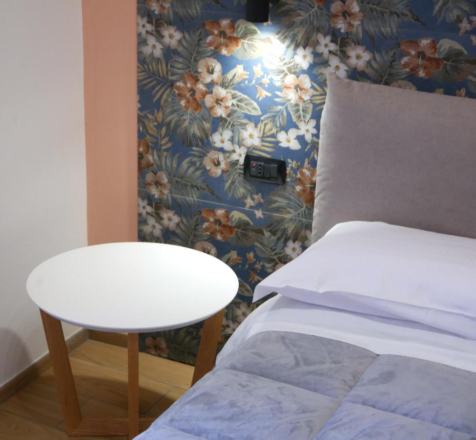 Palazzo Ferrara 1952 Bed & Breakfast *
