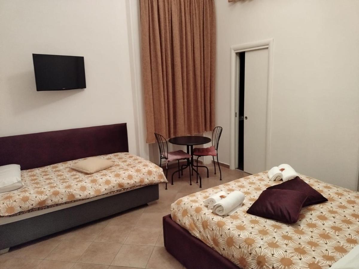 Trinita In Toledo Street Guest house *