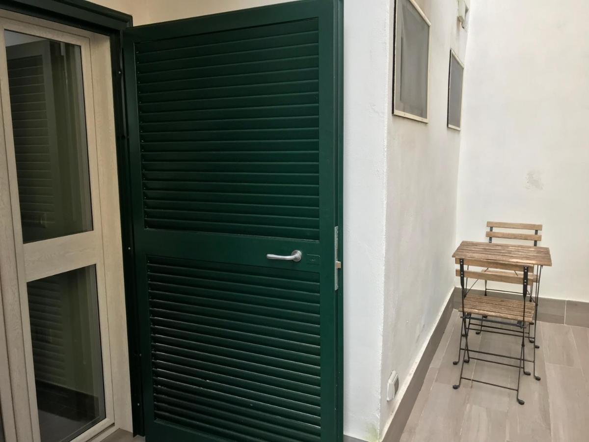 Alloggio Con Piccolo Patio - Bosco Di Capodimonte Apartment *