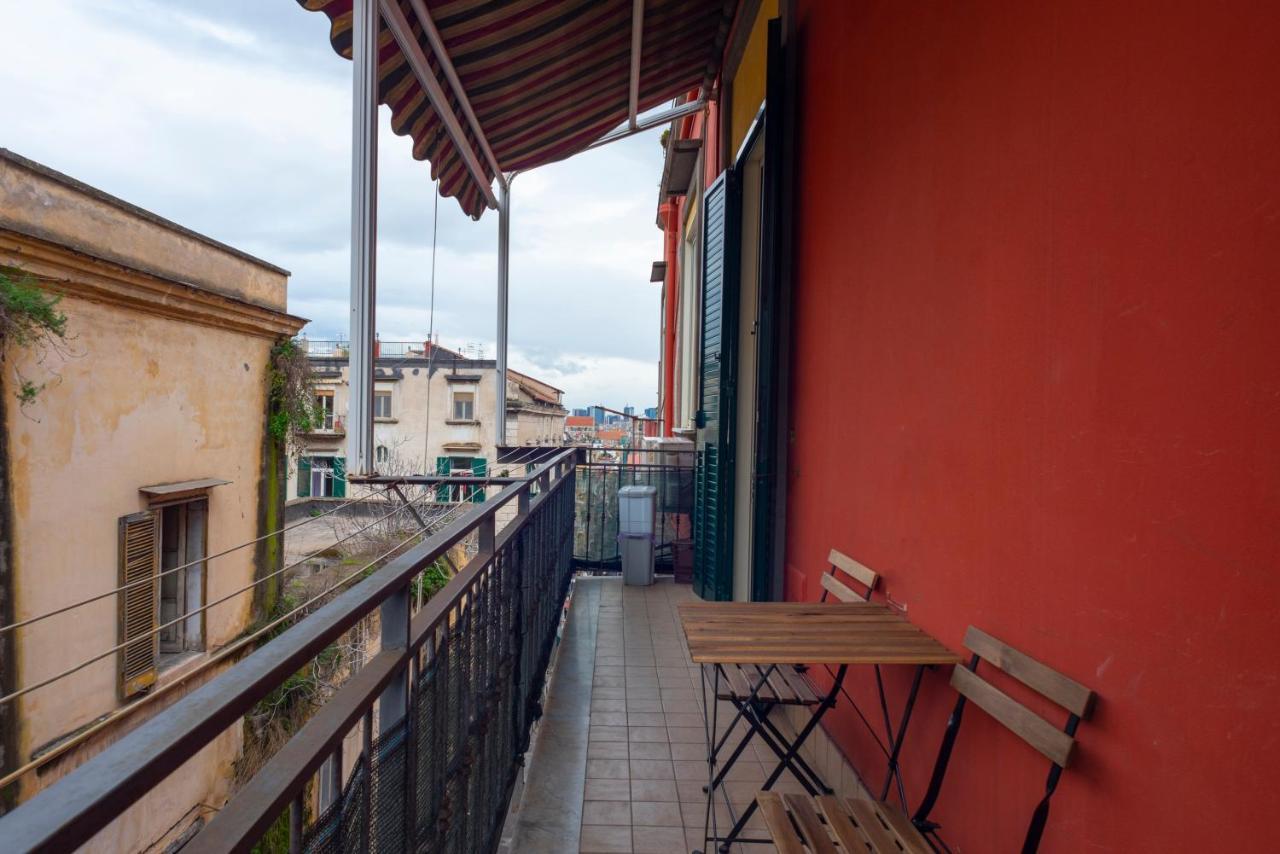 Spaccanapoli * Naples