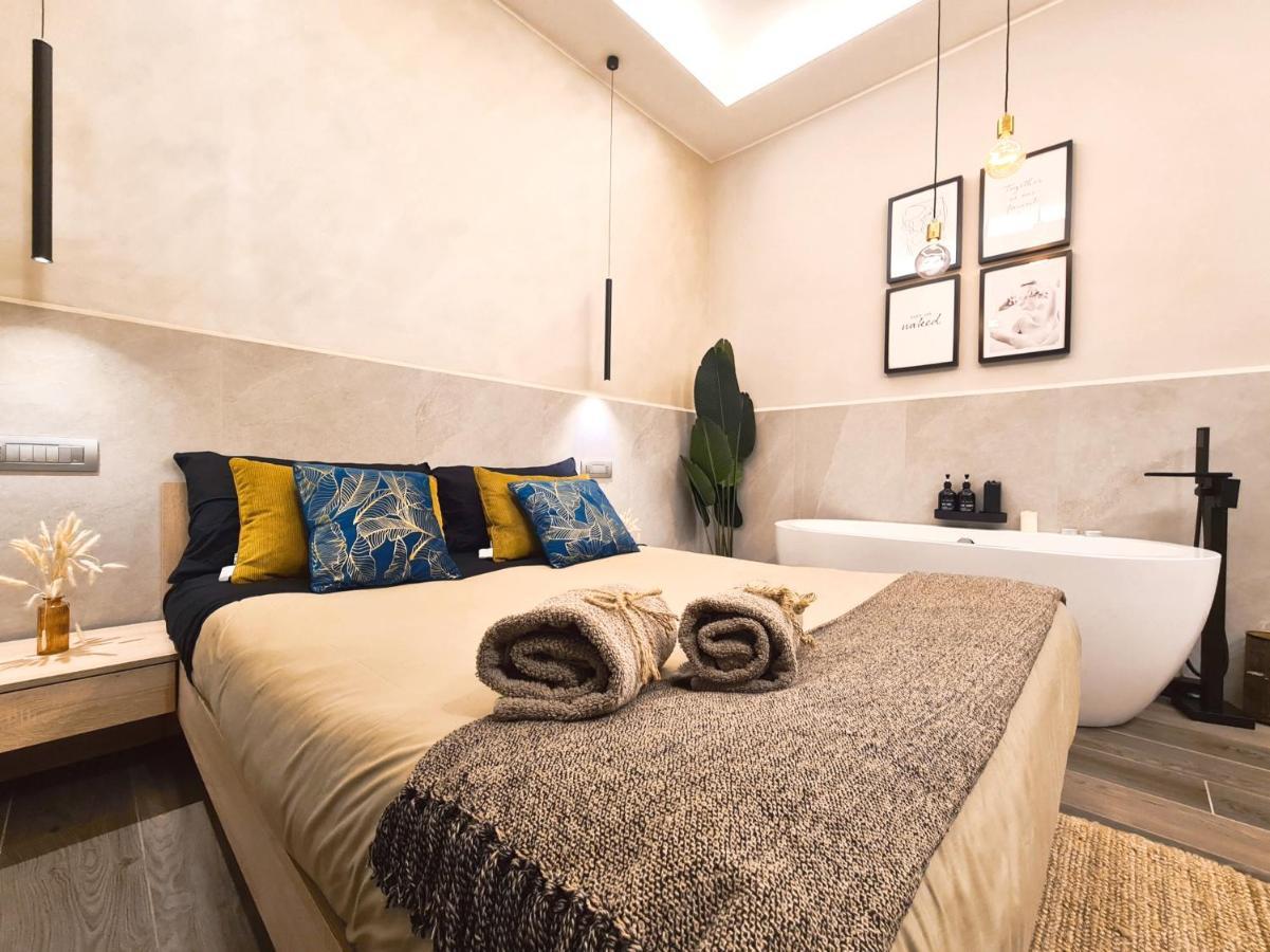 Falco Deluxe Apartment Naples