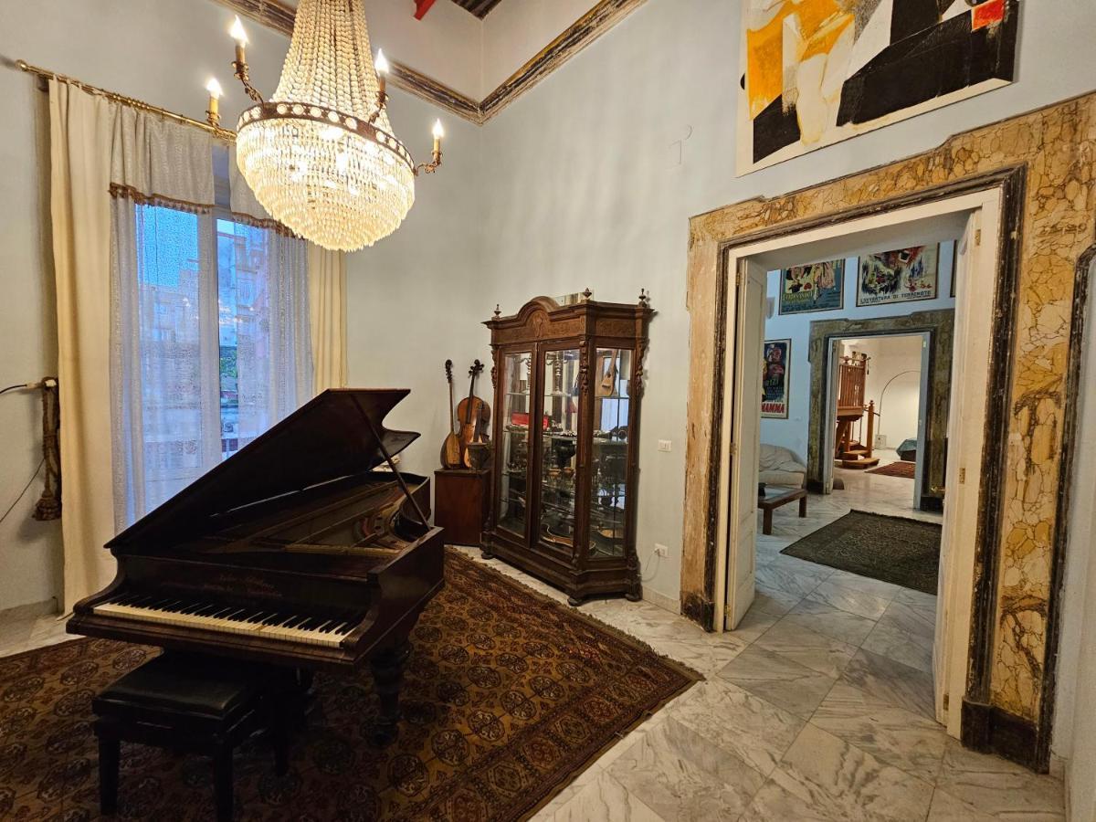 The Spanish Palace, Suites, Rooms, & Terraces 3*