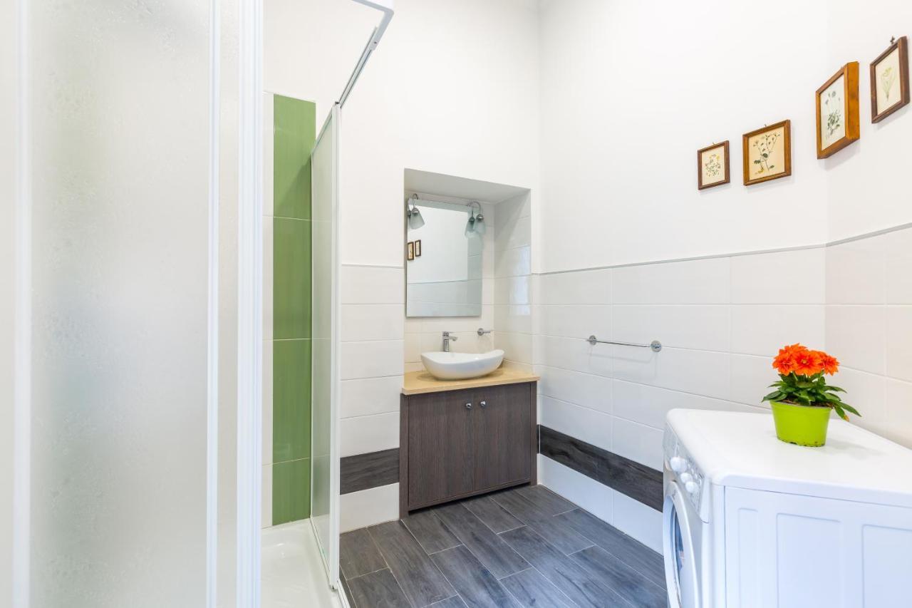 Gelso Complex And Flat By Napoliapartments Naples