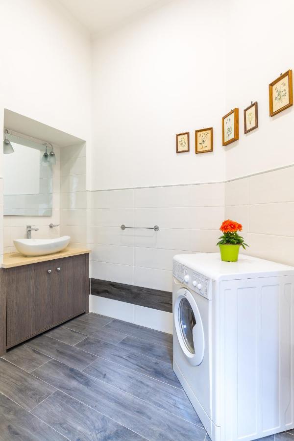 Gelso Complex And Flat By Napoliapartments Naples