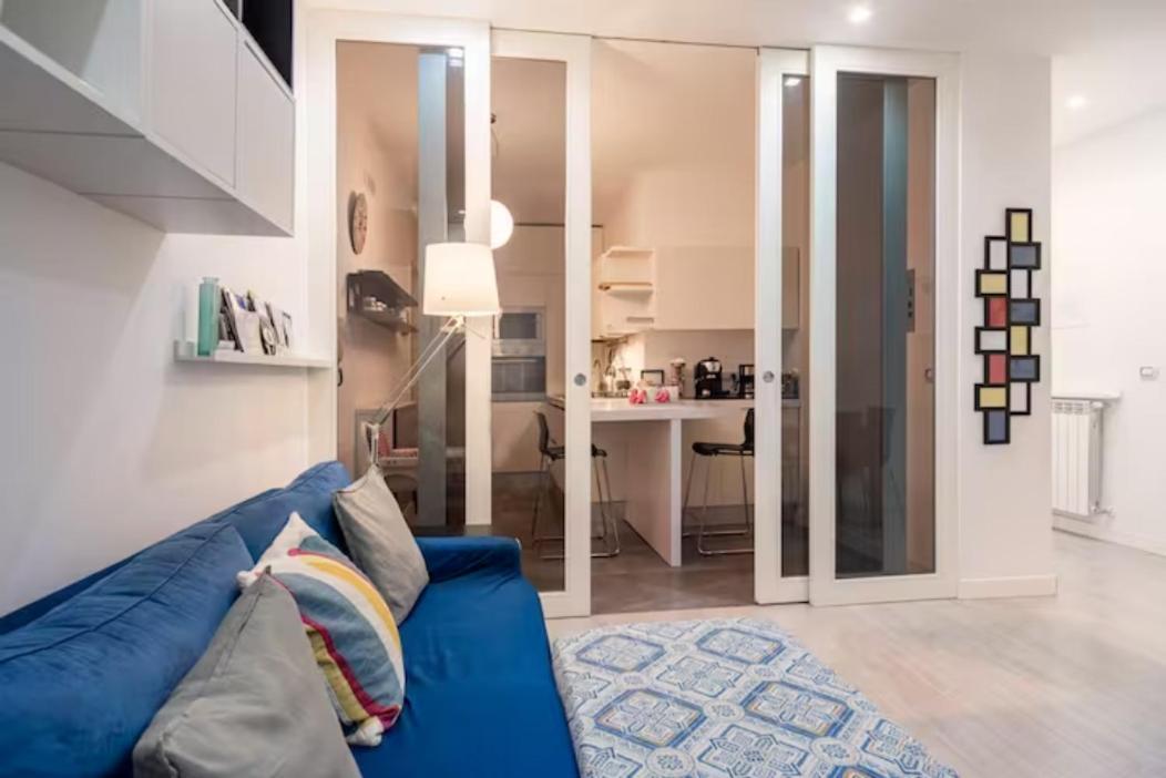The White Side Apartment *