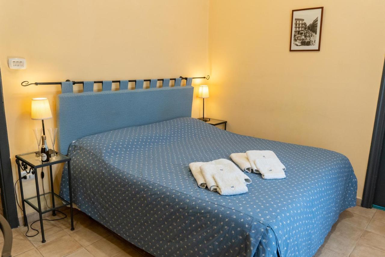 Monteoliveto 2* Naples