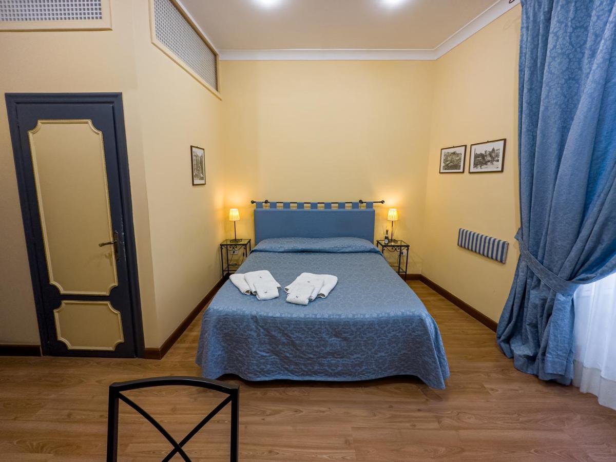 Monteoliveto 2* Naples