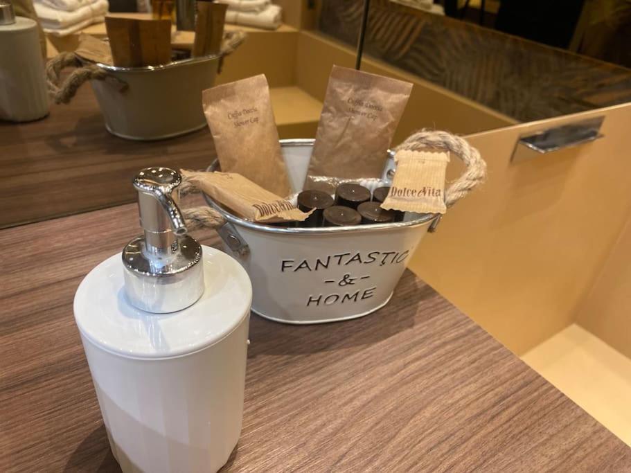 Montesantogroup House Nel Centro Di * Naples