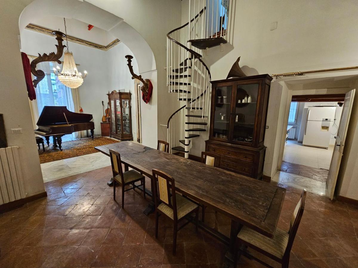 The Spanish Palace, Suites, Rooms, & Terraces Bed & Breakfast