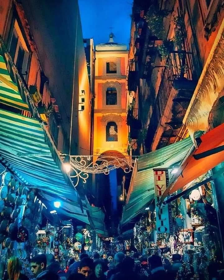 Centro Storico Un Passo Da San Gennaro *