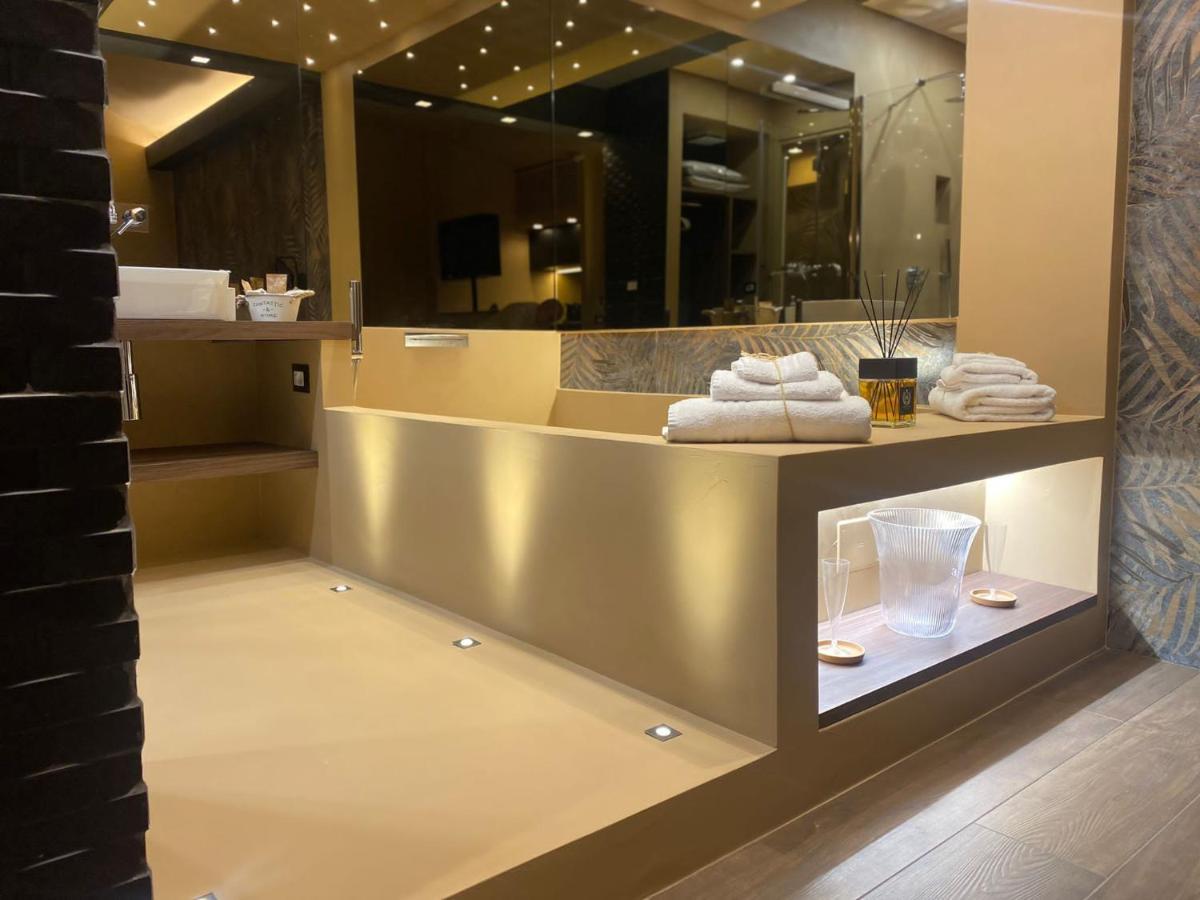 Montesantogroup House Nel Centro Di Naples