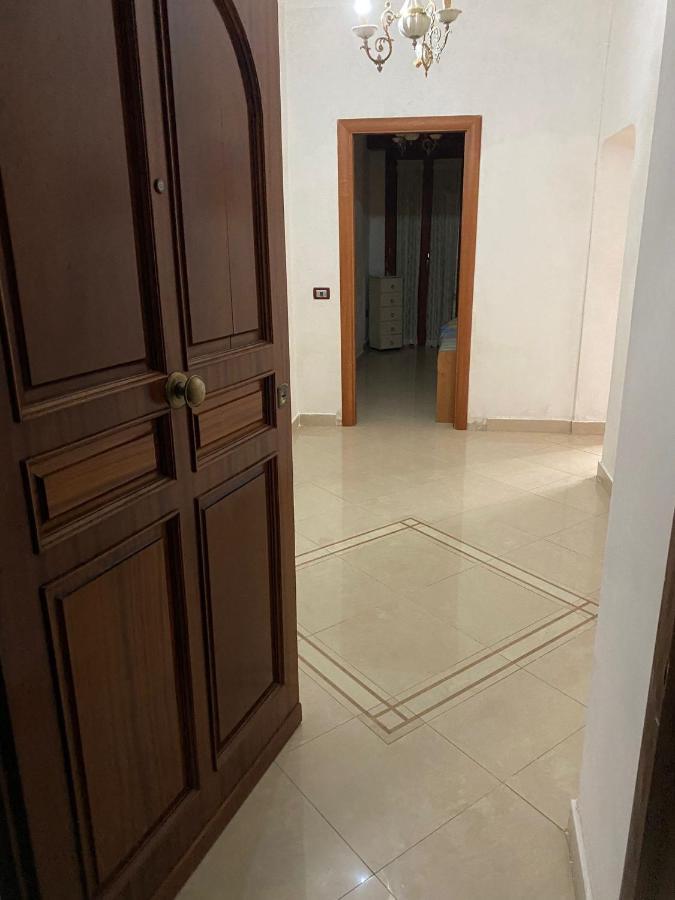 Hous'mery Apartment