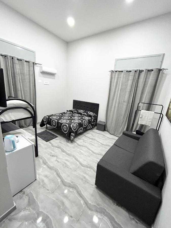Foria House Valentino Apartment *