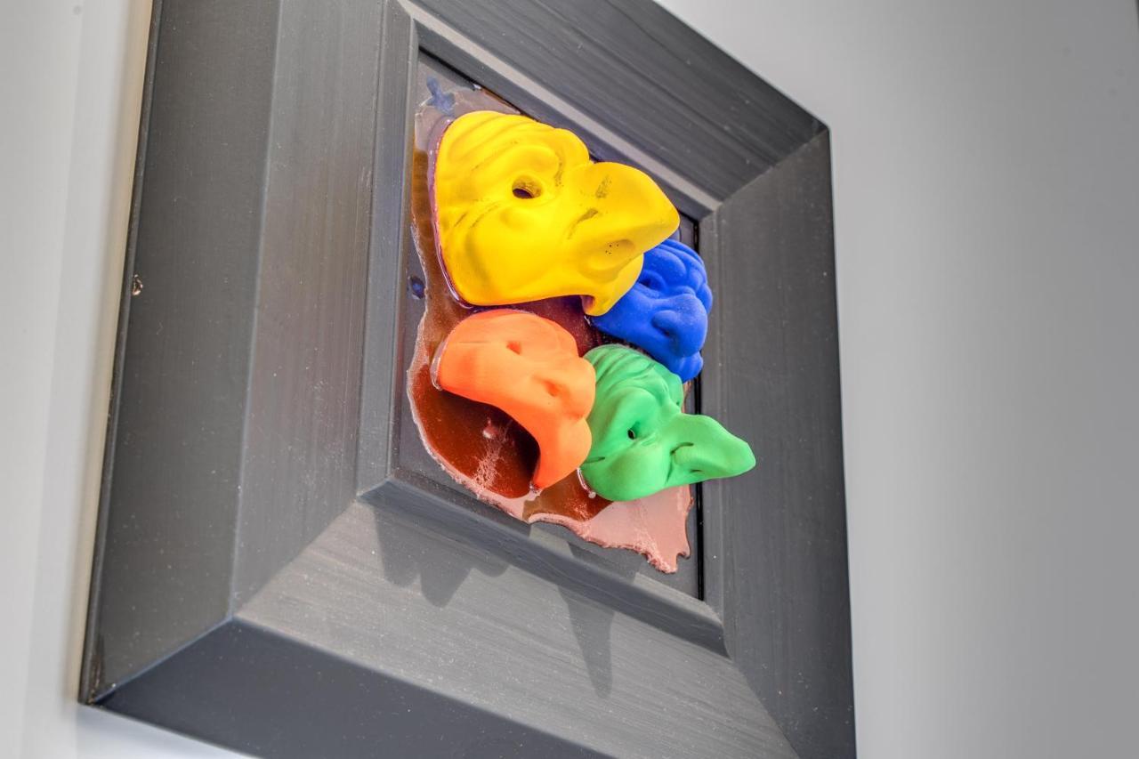 Gallery 3*