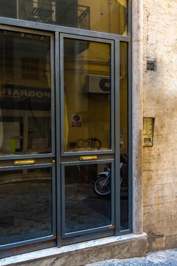 Pulcinella Studio Ai Spagnoli By Wonderful Italy * Naples