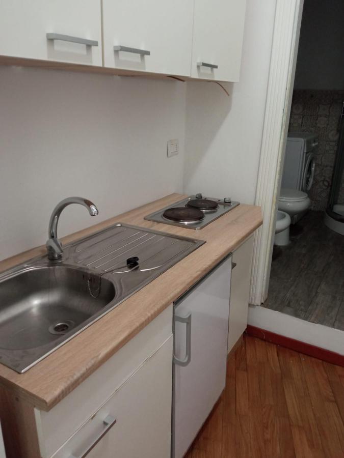 Amedeo Square 3* Naples