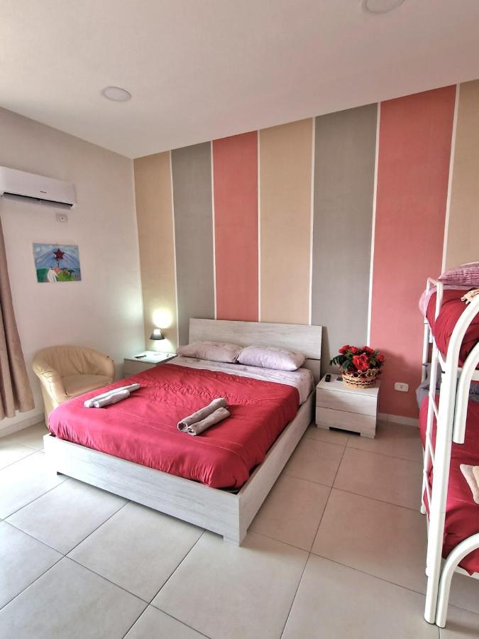 Regina Giovanna Naples