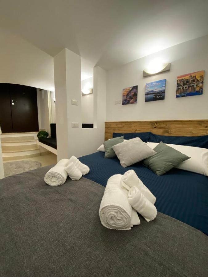 Riman, Apartment Naples