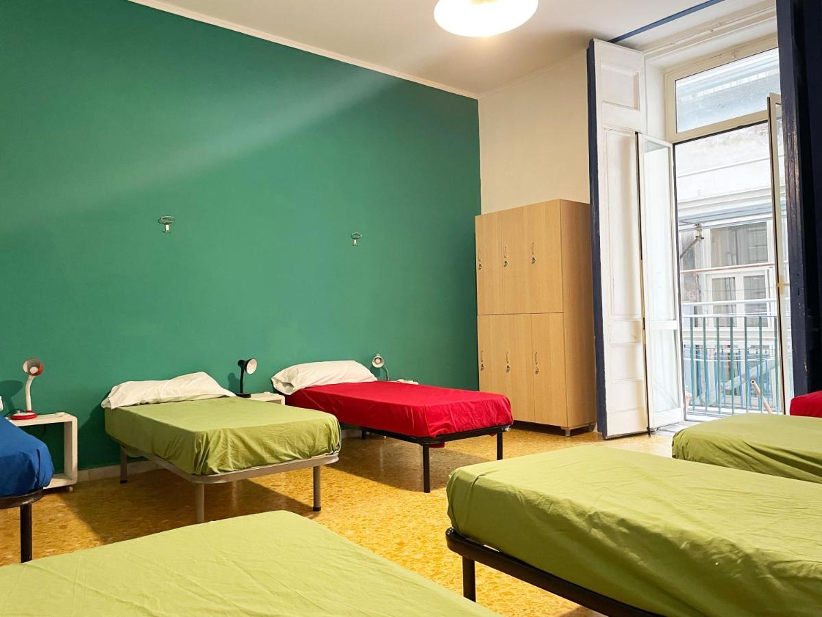 6 Small Hostel Naples