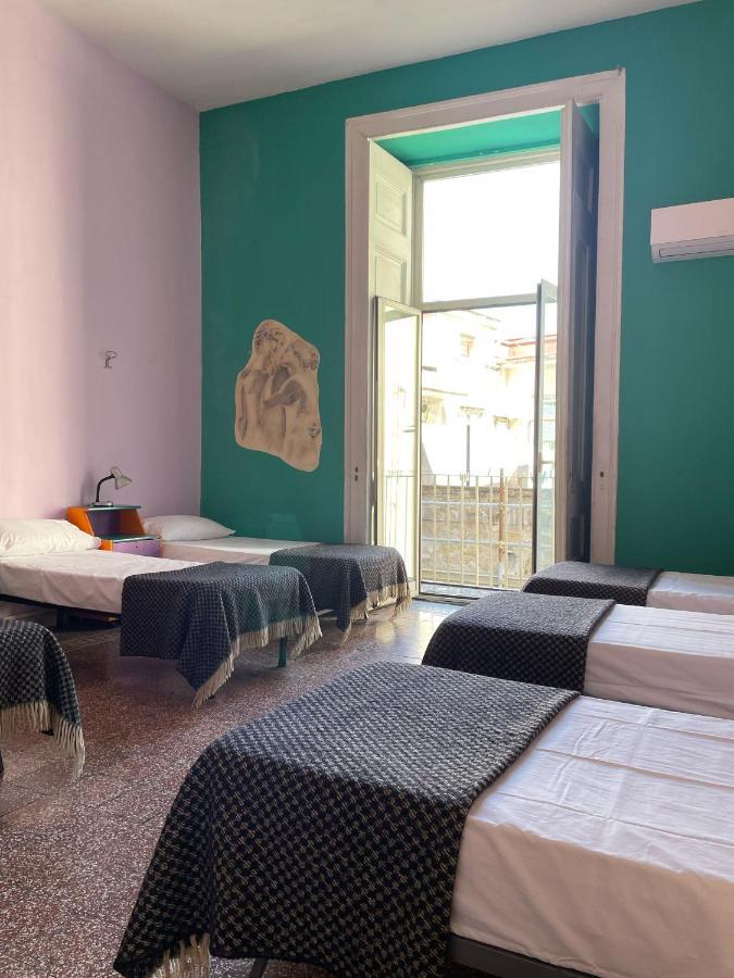 6 Small Hostel