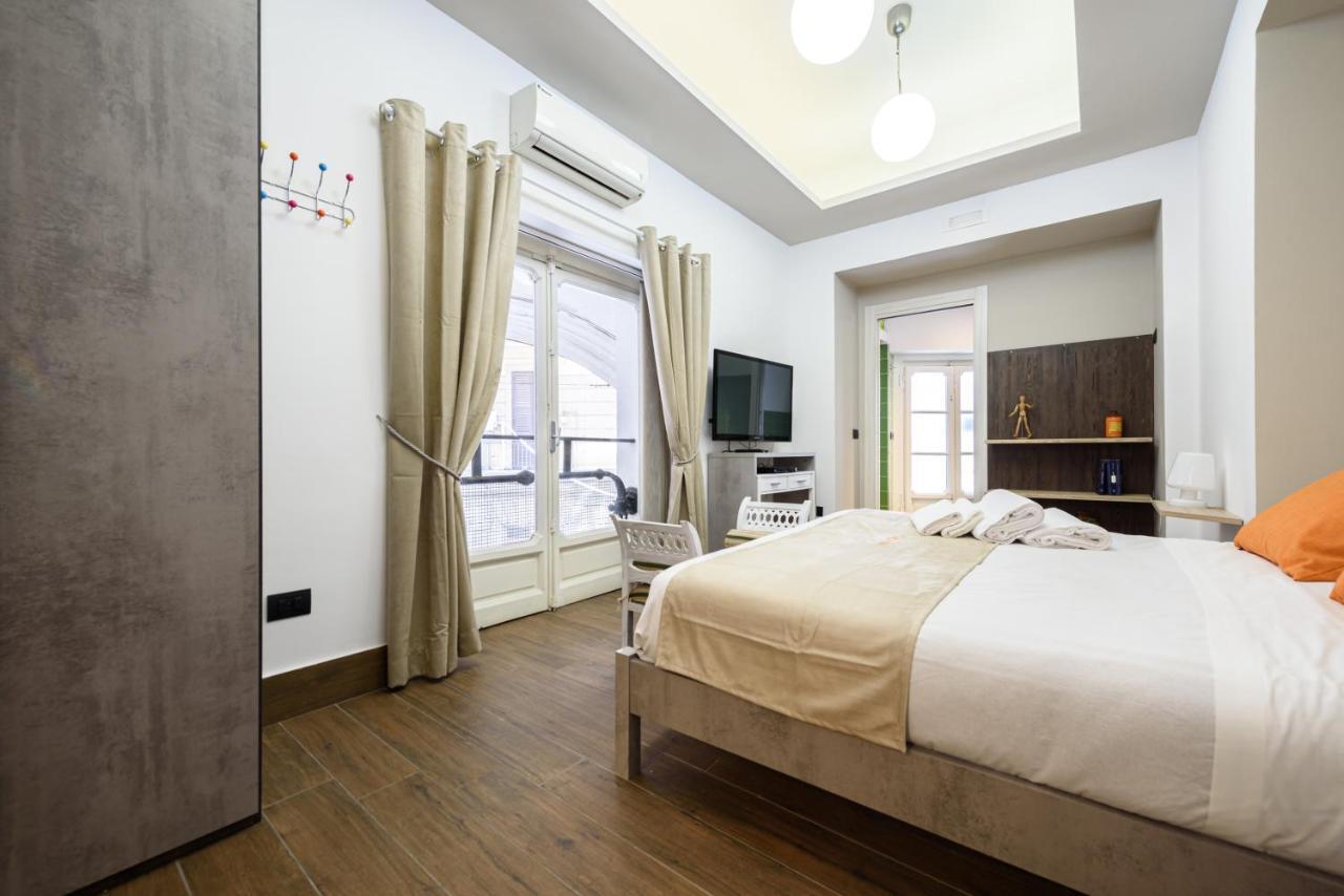 Apartment Piazza Nicola 14 Naples