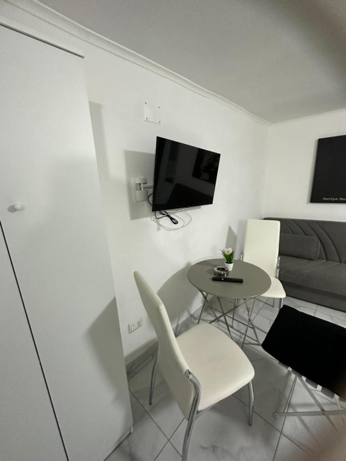Gradoniroom26 * Naples