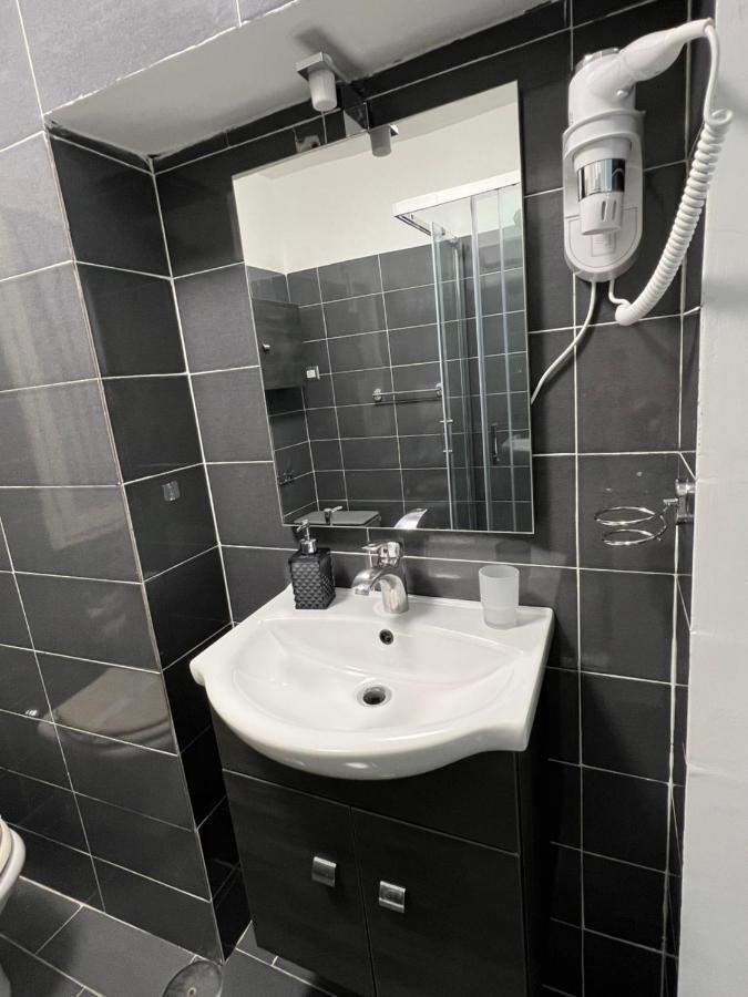La Casa Di Lucio Bed & Breakfast Naples