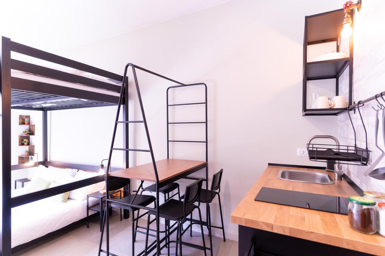 Apartment Tiny Daisy House Naples