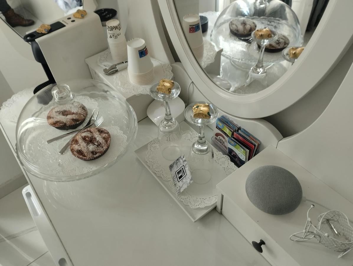 White * Naples
