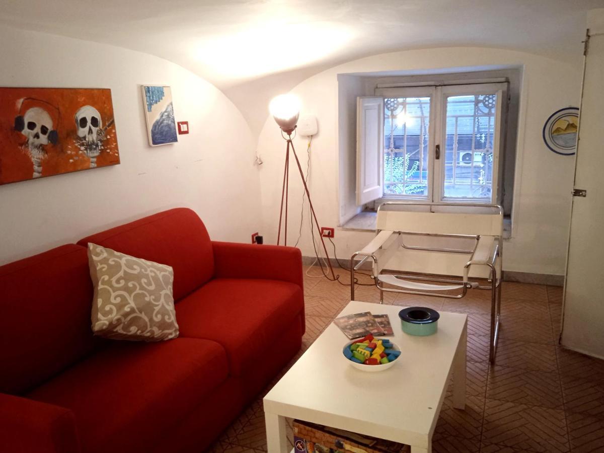Apartment Capa E Coda In Centro Storico Naples