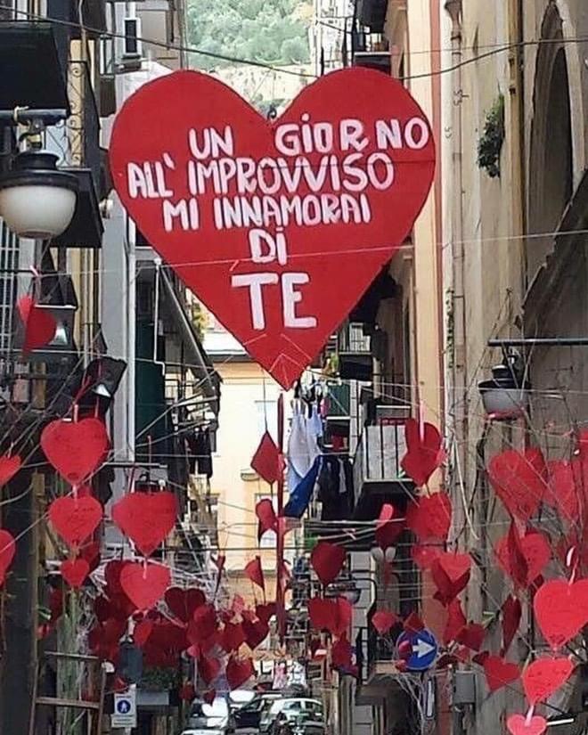 Oikos * Naples