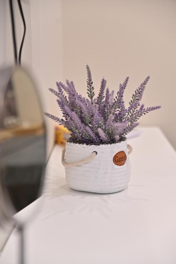 Bed & Breakfast Perlablu In Centro Naples