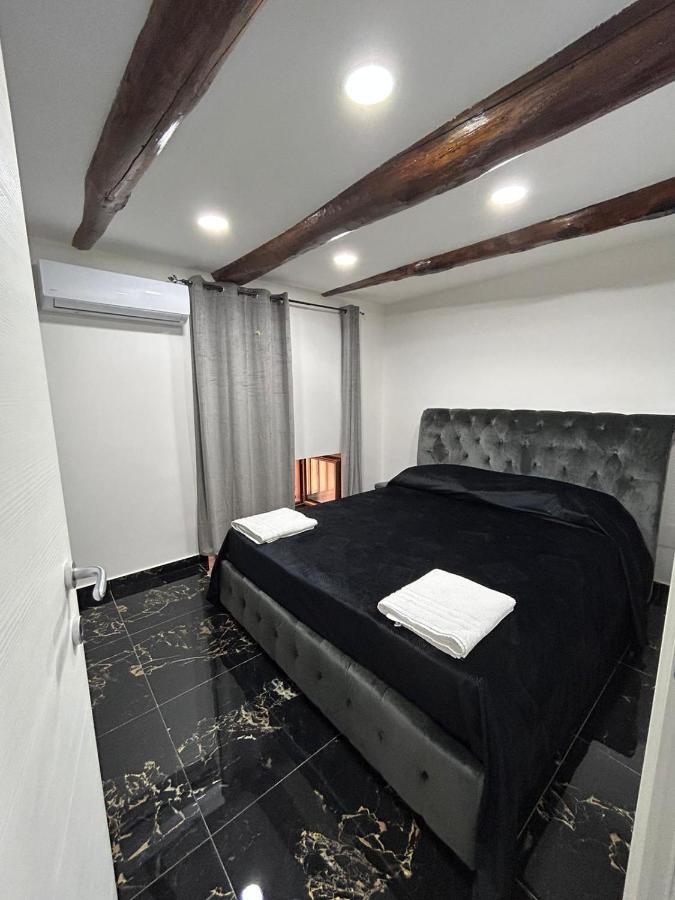 Giovanni Luxury Suites