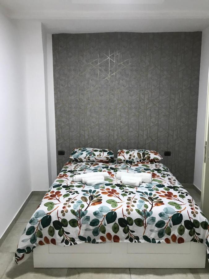 Nadyle House Guest house *