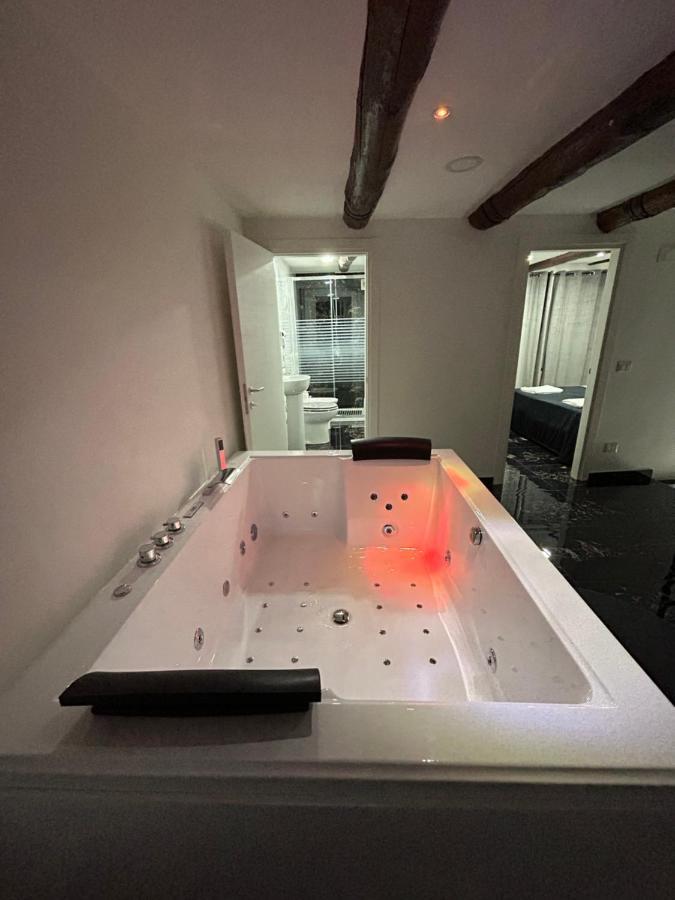 Giovanni Luxury Suites