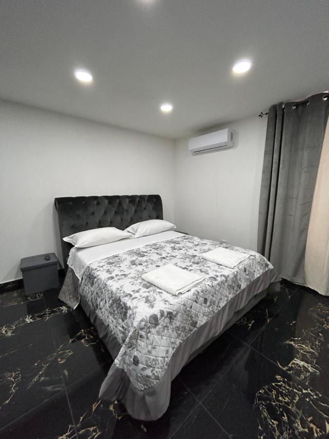 Giovanni Luxury Suites *