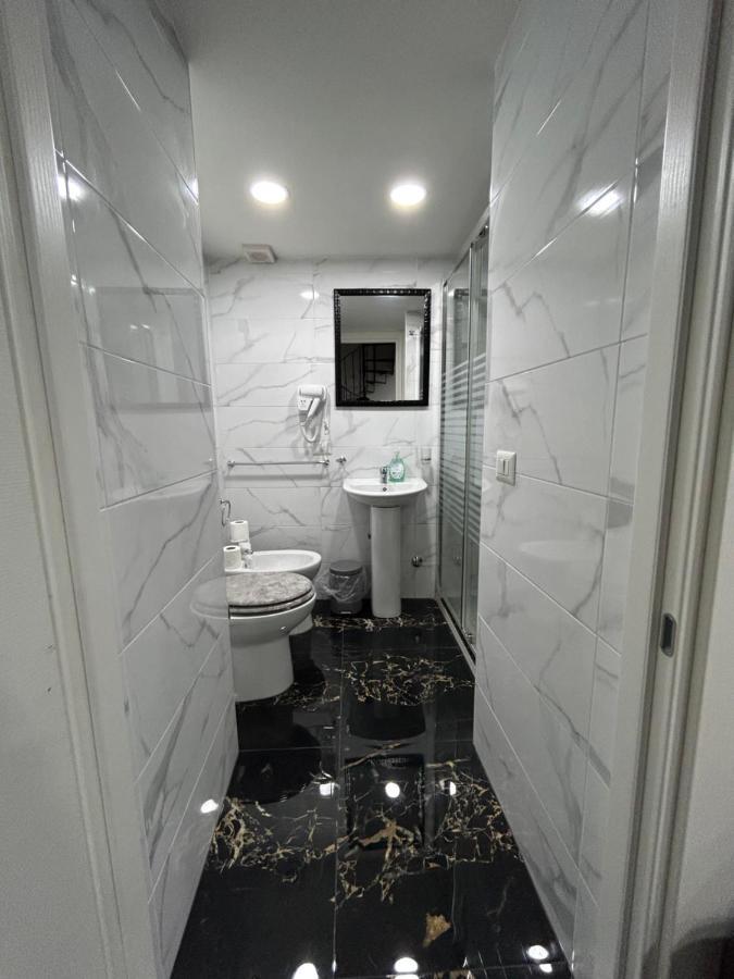 Giovanni Luxury Suites