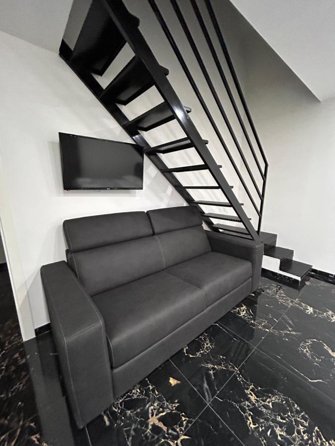 Giovanni Luxury Suites Apartment *