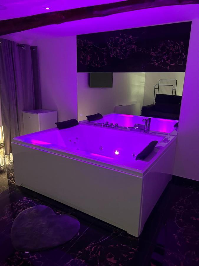 Giovanni Luxury Suites *