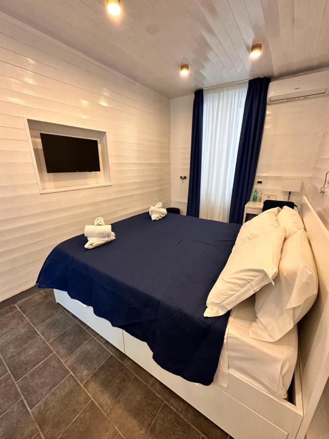 Yacht Club Angioino Guest house