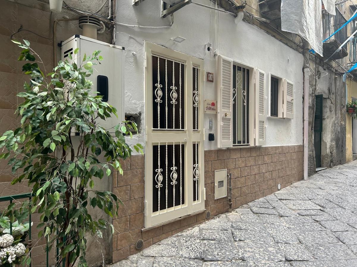 Vittoria's Near Maradona Mural Apartment Naples