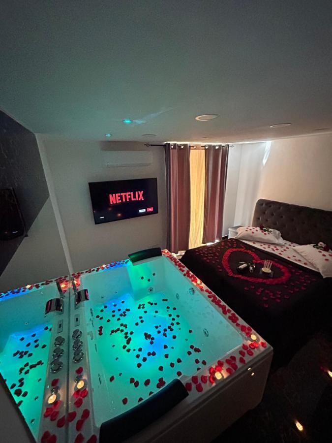Giovanni Luxury Suites Apartment